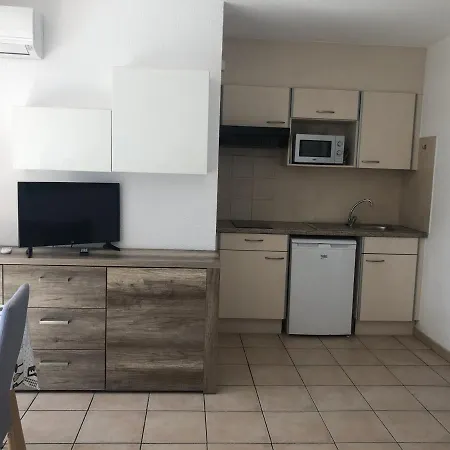 Climat. Avec Balcon Proche Et Commerces, Wi-fi Gratuit - Fr-1-466a-27 Lägenhet *